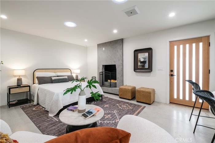 Building Photo - 18850 Collins St