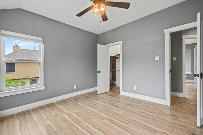 Building Photo - 522 Crestwood Dr