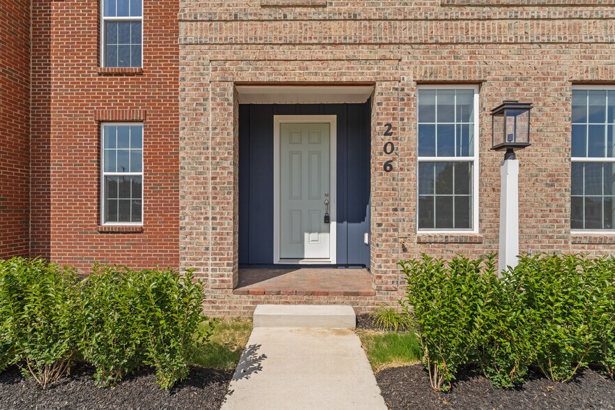 Building Photo - 206 Oliver Way