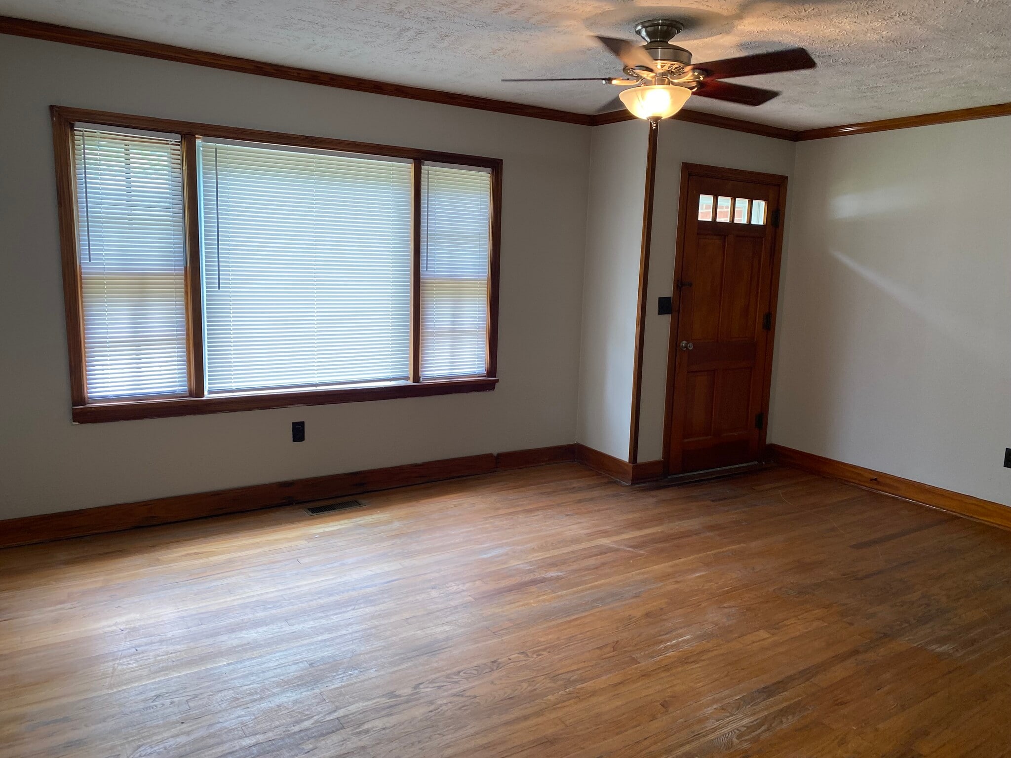 Building Photo - 91 Edenwood Dr