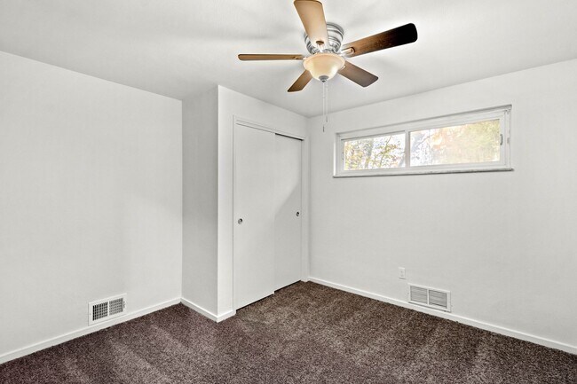 Building Photo - READY FOR MAY 15TH!! STUNNING & UPDATED 3-BEDROOM IN WHITE OAK!