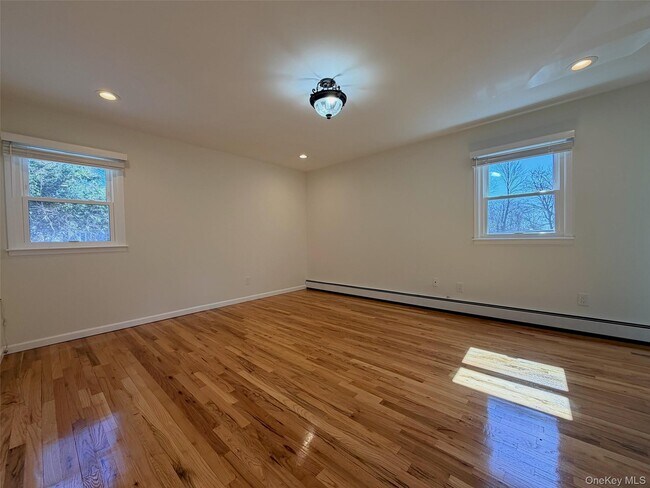 Building Photo - 86-79 Palo Alto St