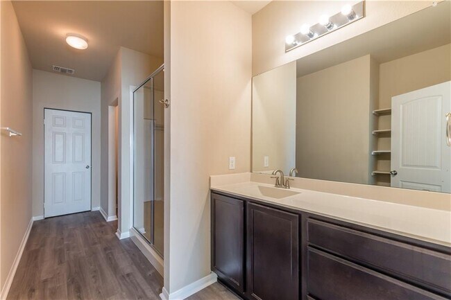 Building Photo - 441 Moulins Ln