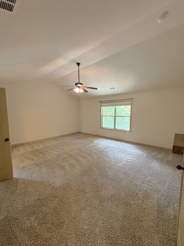 Building Photo - 4950 Belcrest Way
