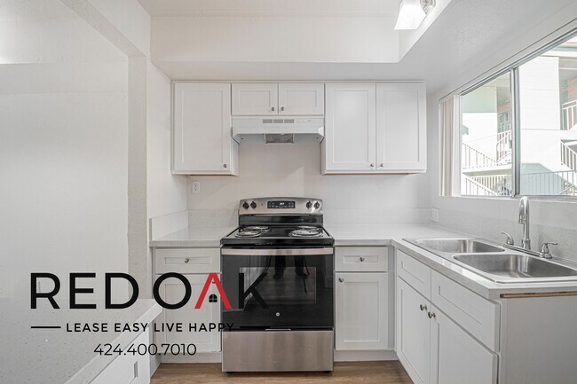 Building Photo - 855 S Citrus Ave