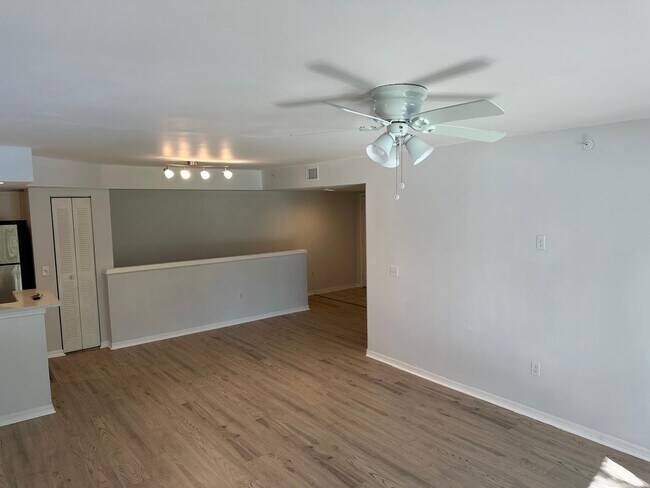 Building Photo - 4179 N Haverhill Rd