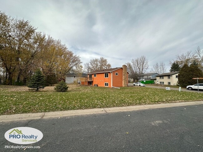 Building Photo - 4 Bedroom Home in Eagan