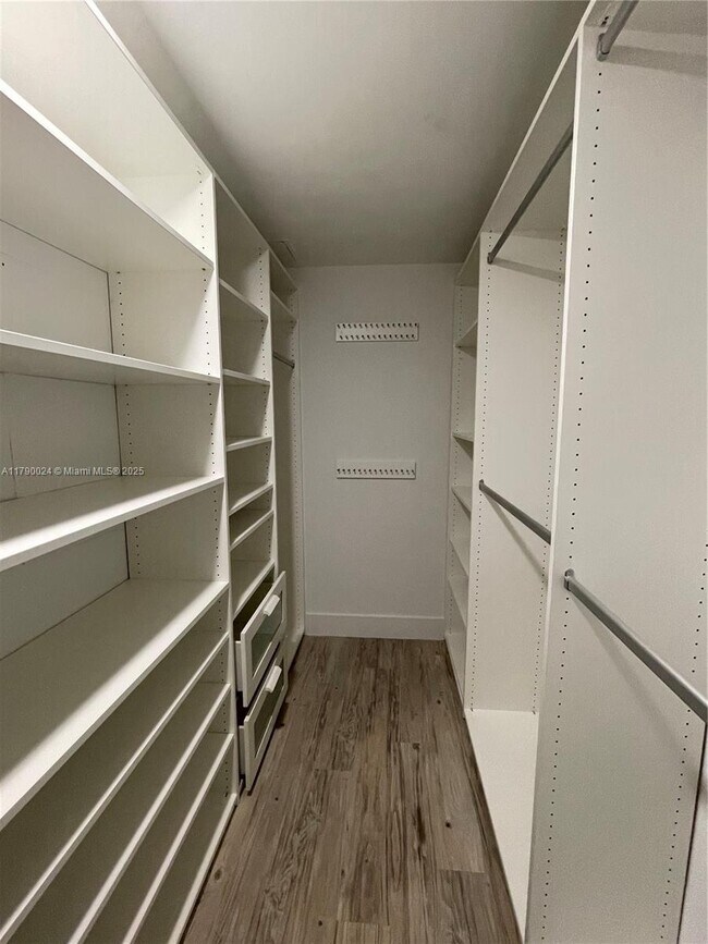 Building Photo - 92 SW 3rd St