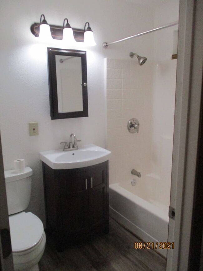 Building Photo - One Bedroom PLUS Loft!! Completely redone!...