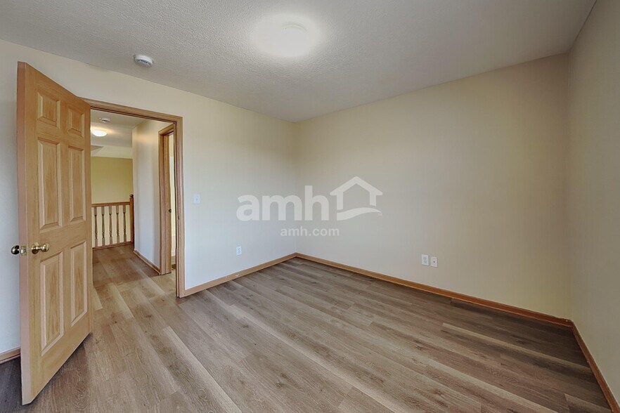 Building Photo - 485 Sycamore Creek St