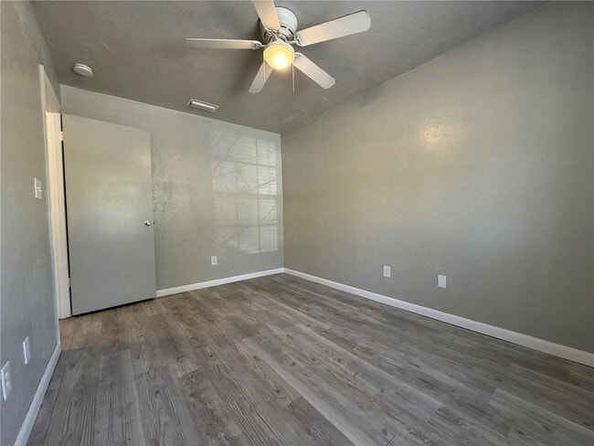 Building Photo - 4330 SW 74th Terrace