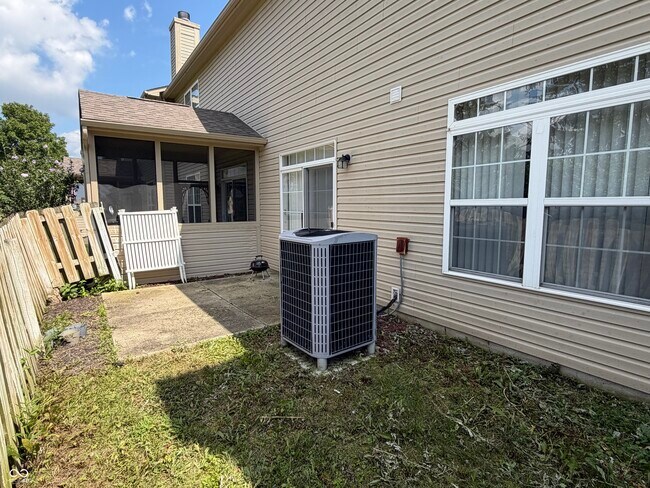 Building Photo - 2424 Boyer Ln
