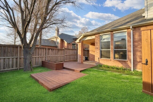 Building Photo - 7189 Waterlily Ln