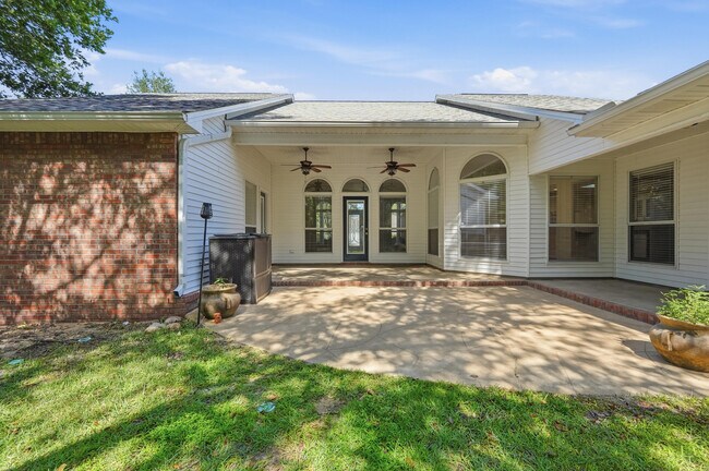 Building Photo - 1651 Northridge Rd