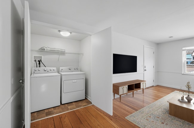 2B Staged (4).jpg - Riverstone Court Apartments