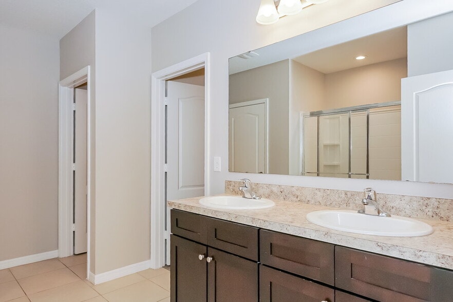 Building Photo - 102 Serenola Ct