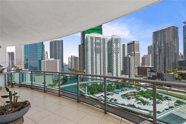 Building Photo - 350 S Miami Ave