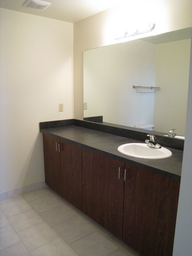 Building Photo - 2 Bed Loft Coming Soon