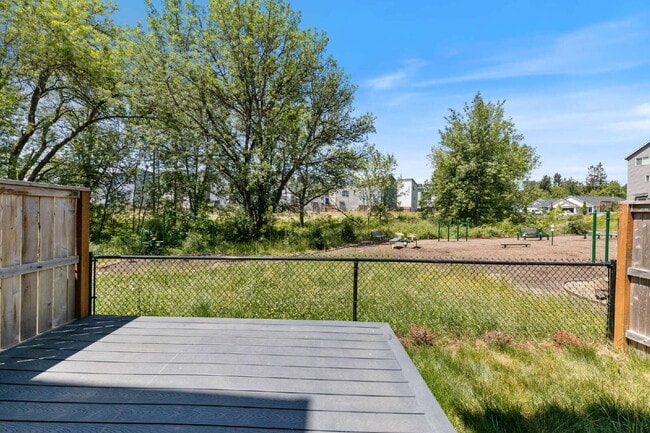 Building Photo - Charming 2-Bed with 2.5 Baths in Newberg