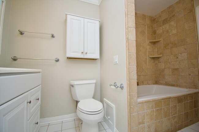 Building Photo - 17070 Los Modelos St