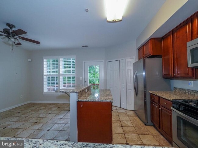 Building Photo - 32 Harbour Heights Dr