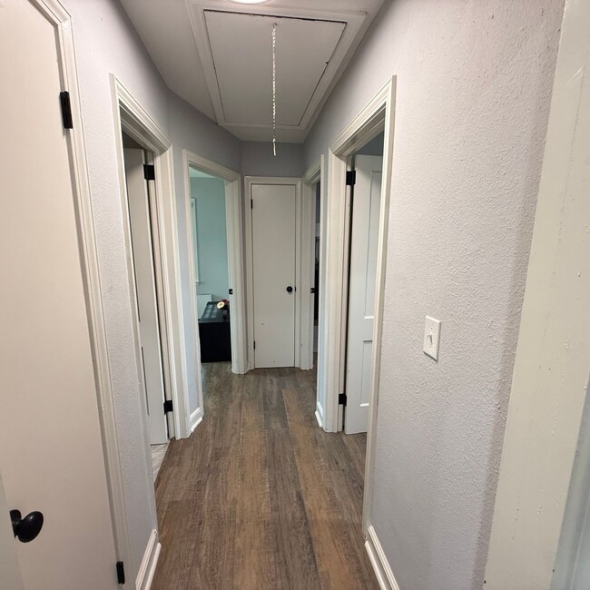 Building Photo - Your Perfect Retreat Awaits in Kingsport –...