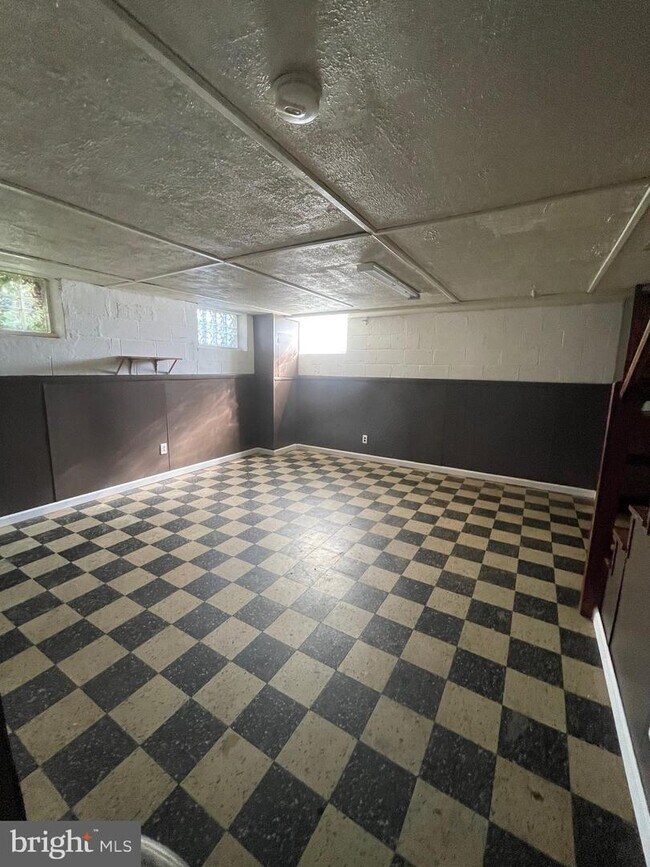 Building Photo - 1236 Deanwood Rd