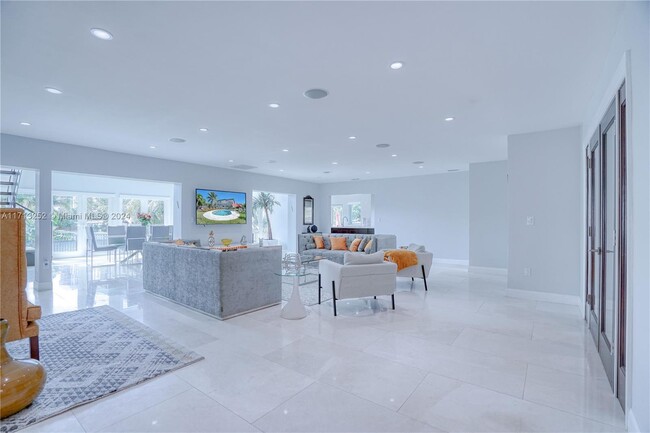 Building Photo - 13300 Biscayne Bay Terrace