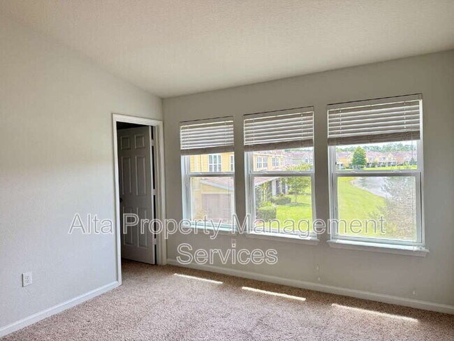 Building Photo - 6812 Roundleaf Dr