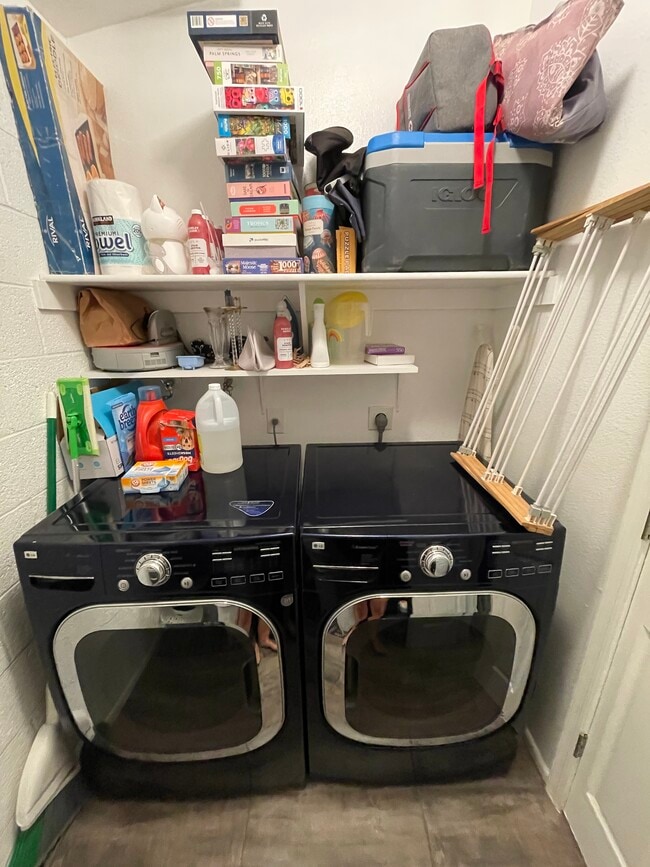 Building Photo - 726 S Nebraska St