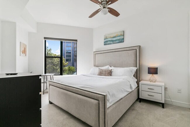 Building Photo - 101 Bowen St