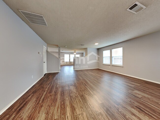 Building Photo - 2432 Arroyo Springs Dr