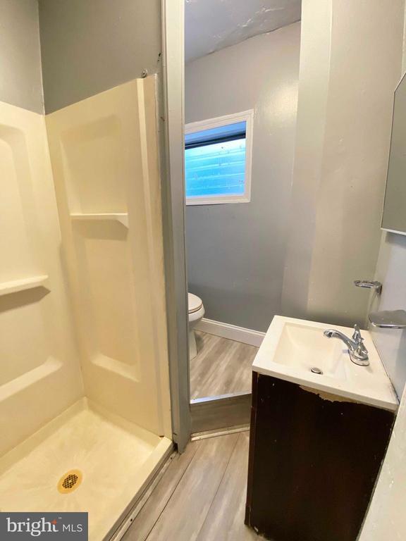 Building Photo - 3050 Hartville St