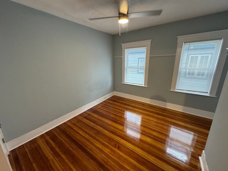 Building Photo - 35 Cameron Ave