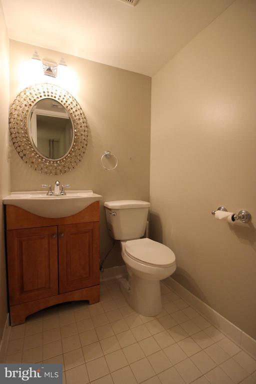 Building Photo - 5902 Langton Dr