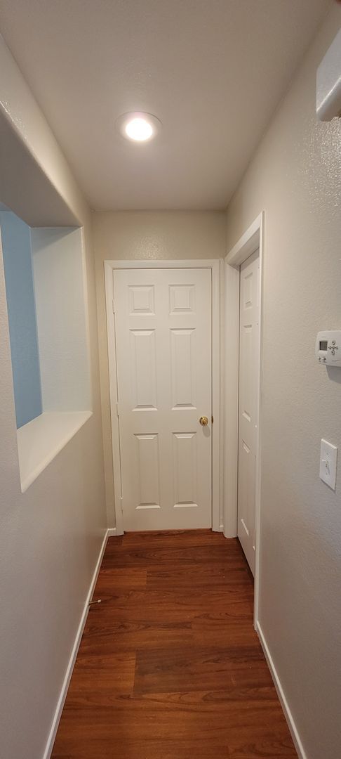 Building Photo - Executive Living Don't Miss Out 4 bdrm