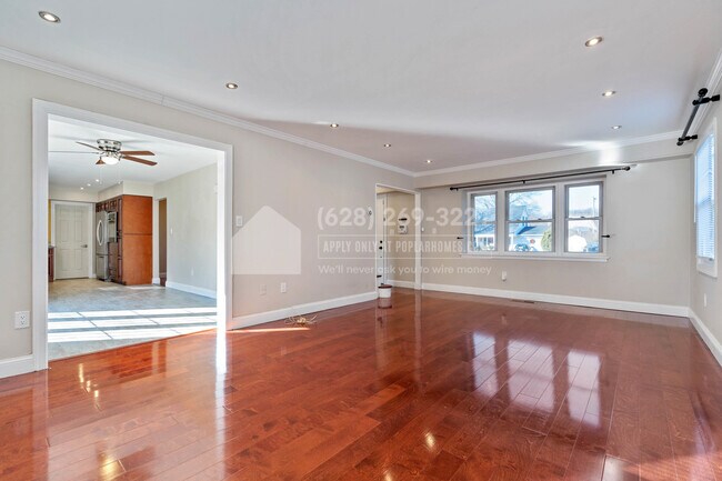 Building Photo - 2511 Kitmore Ln