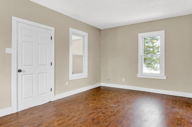 Building Photo - Coming Soon! Beautiful 3 Bedroom, 1.5 Bath...
