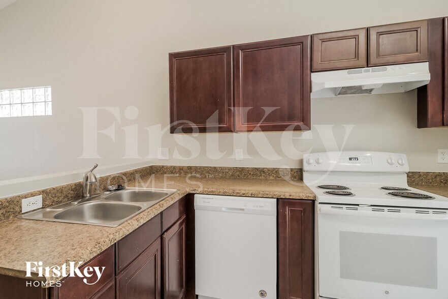 Building Photo - 148 N Ridgewood Ave