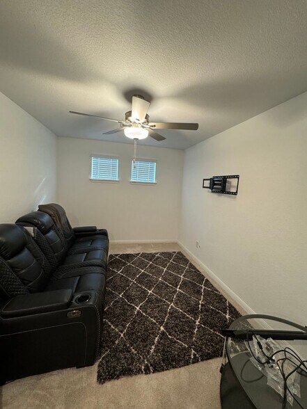 Building Photo - 212 Flowers Ave