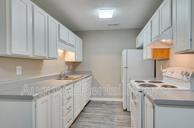 Building Photo - 940 Stevens Creek Rd