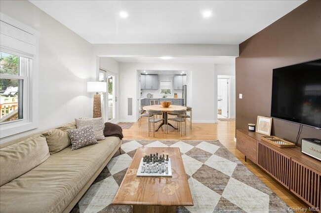 Building Photo - 25 Van Duzen Pl
