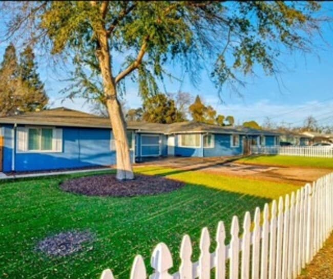 Primary Photo - Beautifully Renovated 2BD/1BA Home with Ad...