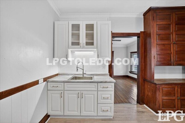 Building Photo - 414 Platt St