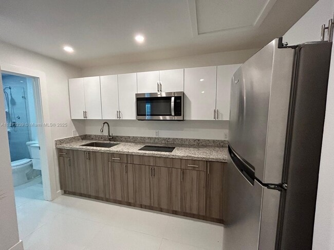Building Photo - 14204 SW 84th St