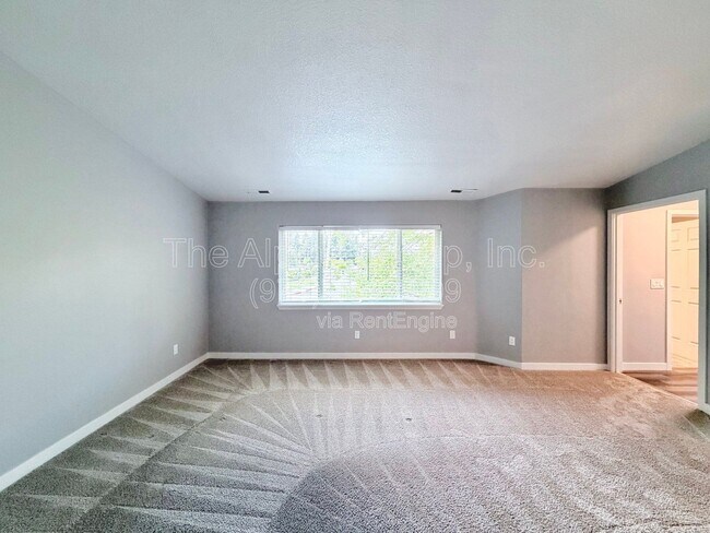 Building Photo - 5847 SW Coventry Pl
