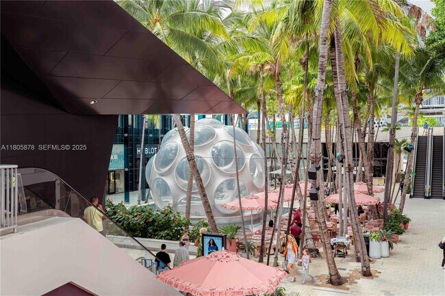 Building Photo - 120 NE 49th St