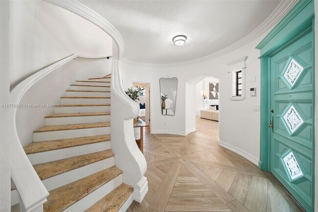 Building Photo - 3500 Flamingo Dr