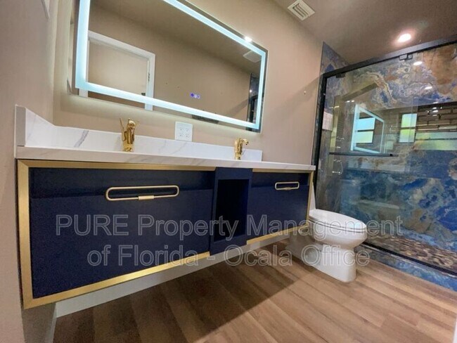 Building Photo - 4211 SW 6th Ave