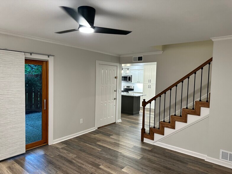 Building Photo - 813 Turkey Foot Ct